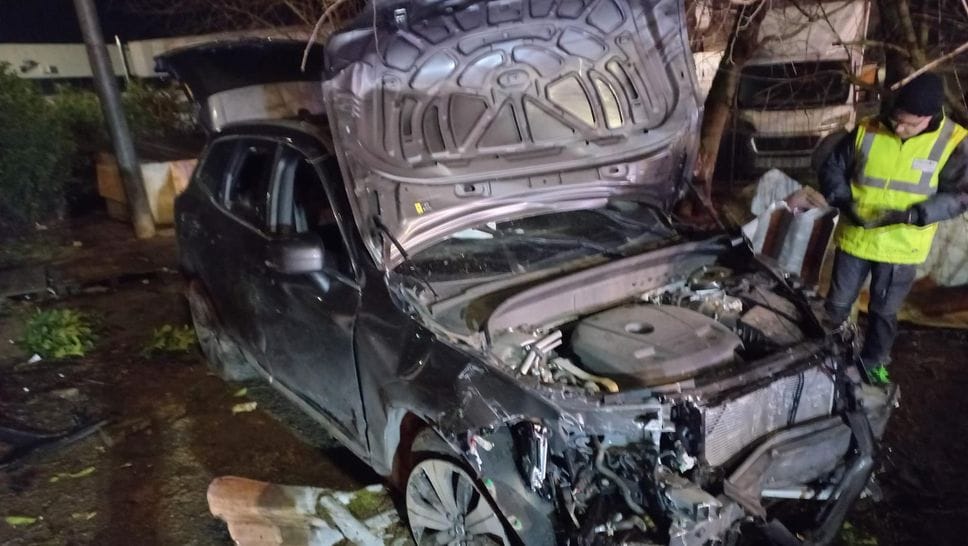 La Volvo distrutta dopo l’impatto (Agosti)