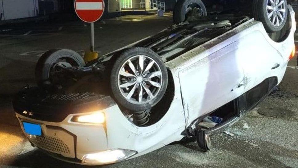 La macchina ribaltata (Cornalba)