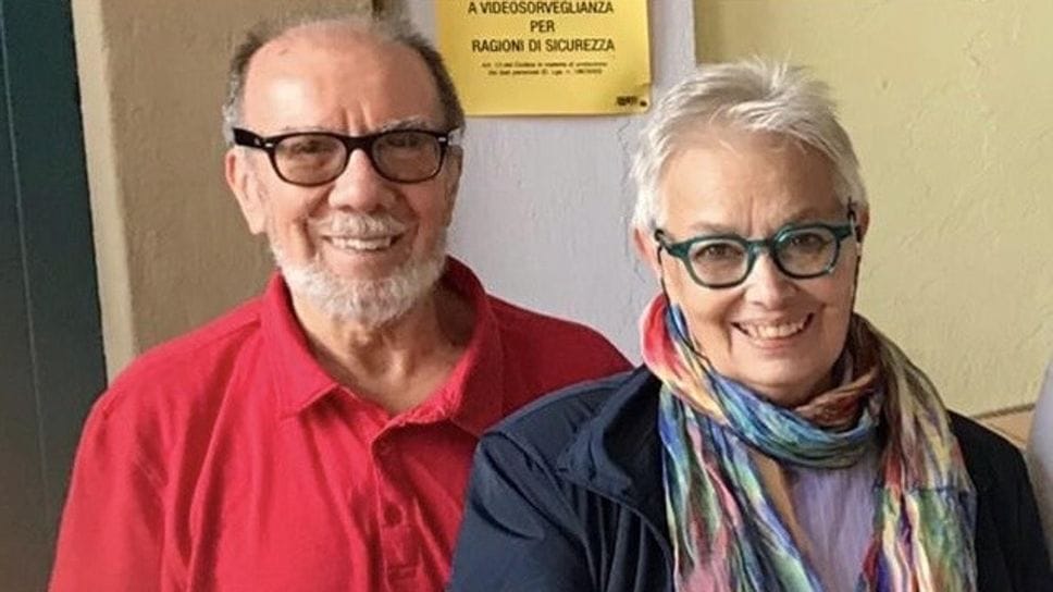 Il dottor Patola con la compagna Emma Azzi (archivio)