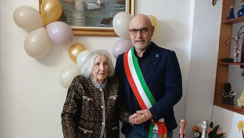 Giuseppina Vivolo con il sindaco Fabiano (Cuti)