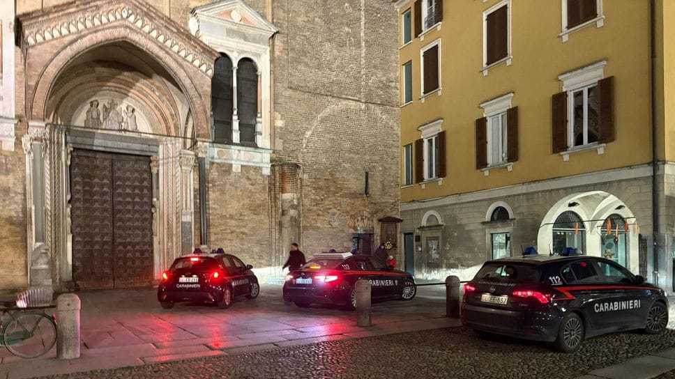 I carabinieri davanti al Duomo