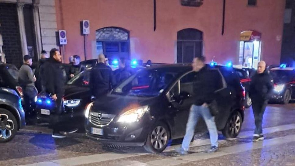 Forze dell’ordine in centro a Sant’Angelo la sera dell’evasione