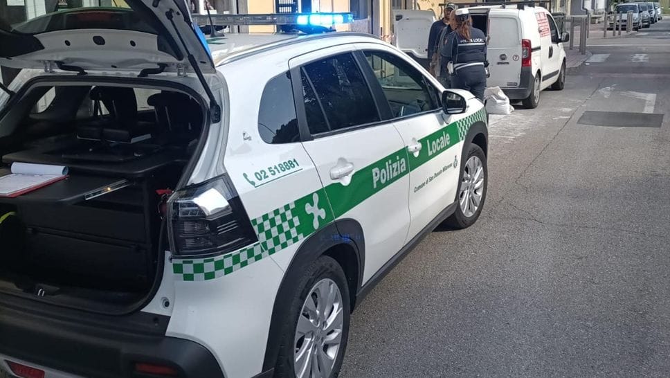Controlli della polizia locale a San Donato Milanese (archivio)