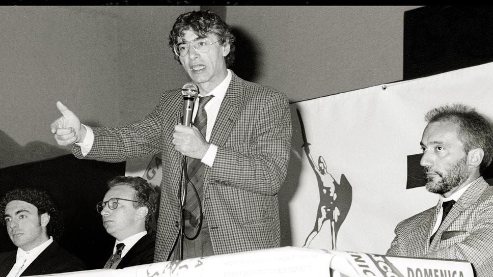 Umberto Bossi all’auditorium Spezzaferri di Lodi nel 1991, foto Borella