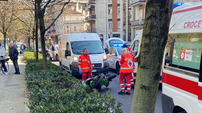 Scontro tra auto e moto in via Vignati: un ferito grave - Cronaca