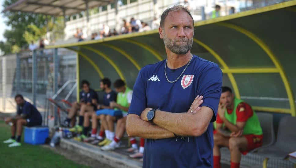 Andrea Ciceri in panchina con il Varese