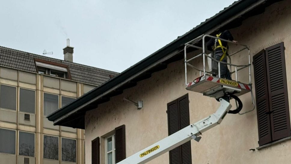 I lavori per la posa delle telecamere