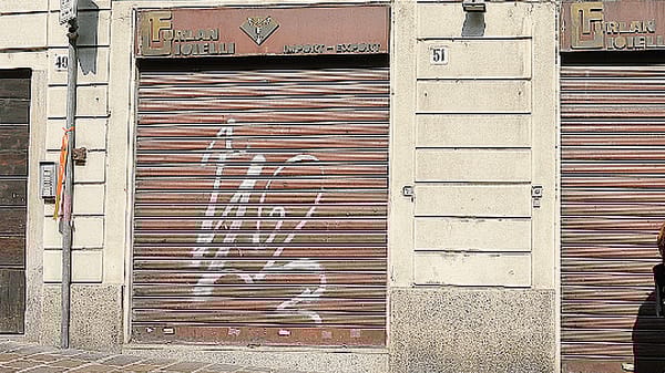 Le città italiane hanno visto sparire 156mila negozi dal 2012 al 2025