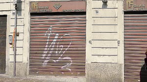 Le città italiane hanno visto sparire 156mila negozi dal 2012 al 2025