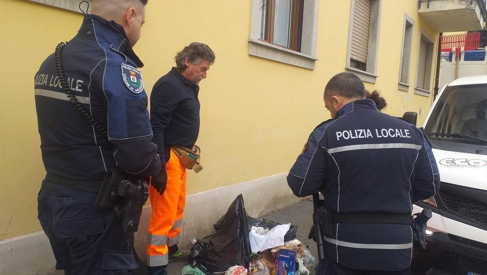 Controlli sui rifiuti esposti a Melegnano: quattro multe in poche ore