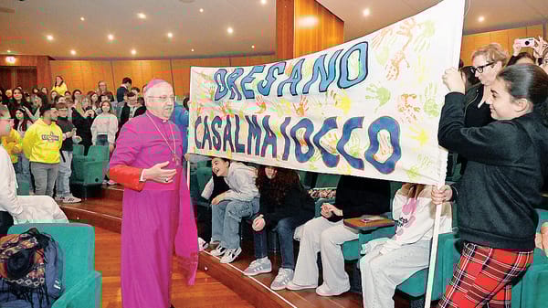 L’invito del vescovo: «Si cerchi d’aiutare, il Signore allargherà il nostro cuore» VIDEO 