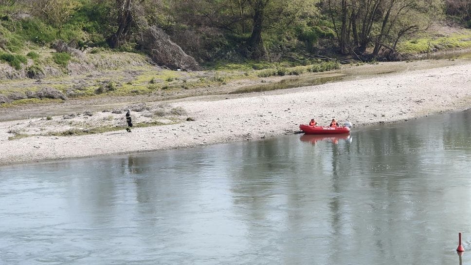 Passerella crollata a Maccastorna, un sopralluogo in mattinata per decidere i tempi della rimozione