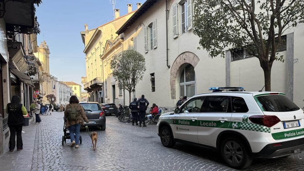 Sicurezza in centro a Lodi, il Comune replica ai commercianti: settanta interventi di polizia locale 