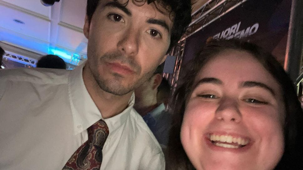 Un giorno speciale dietro le quinte di Radio Italia al giovedì sanremese 