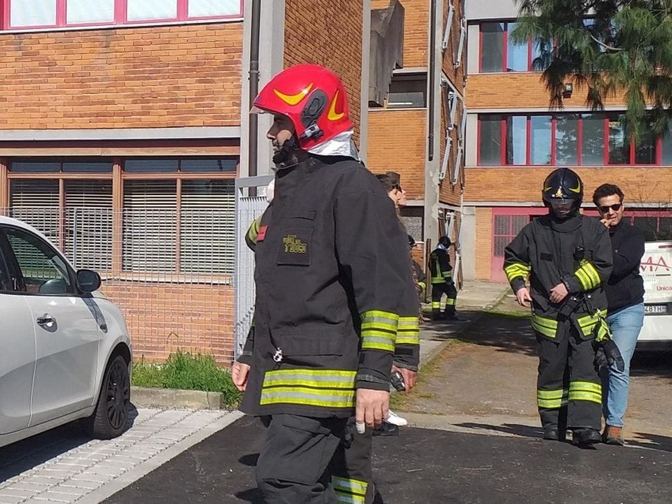 Melegnano: forte odore di gas in una scuola, evacuati 900 studenti