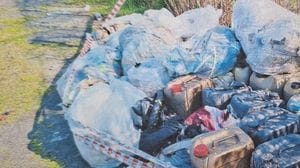 Peschiera: rifiuti nei campi, denunciato il titolare di un’officina