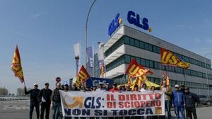 San Giuliano: corrieri Gls licenziati perché «troppo lenti», il caso arriva in Parlamento