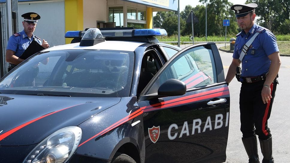 Arrestato 18enne: aveva un’accetta sotto il giubbotto