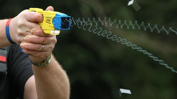 La polizia locale avrà il taser grazie al cofinanziamento