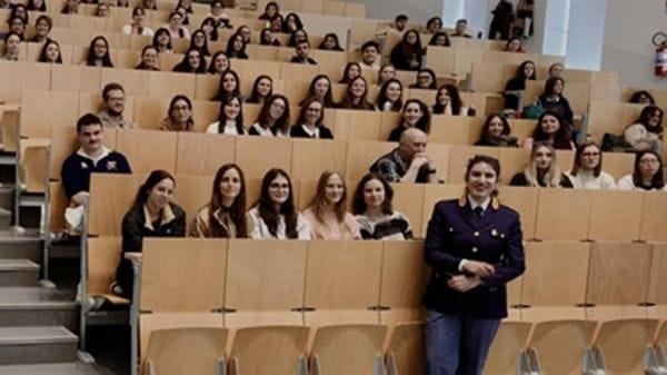 Per i veterinari un futuro in divisa, la Polizia ha incontrato gli studenti