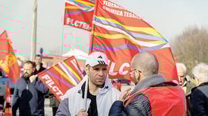 Airpack, presidio permanente dei lavoratori davanti ai cancelli