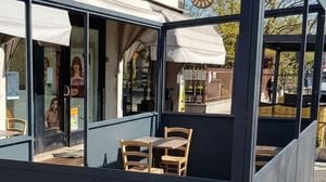 Dehors abusivo: scatta la sanzione per il commerciante