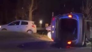 Schianto sulla Paullese: auto ribaltata e traffico bloccato