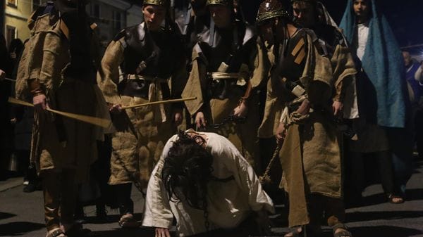 In quattrocento a Sant’Angelo partecipano alla rappresentazione della Passione VIDEO