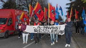 San Giuliano: corteo e politici per salvare La Pavoni