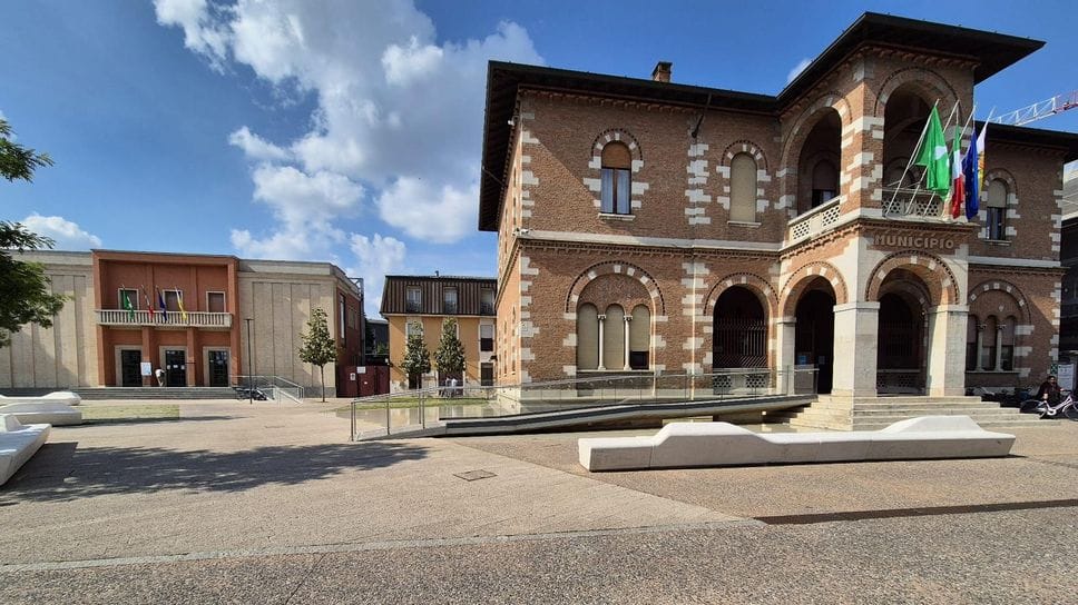 Il municipio di Paullo (archivio)