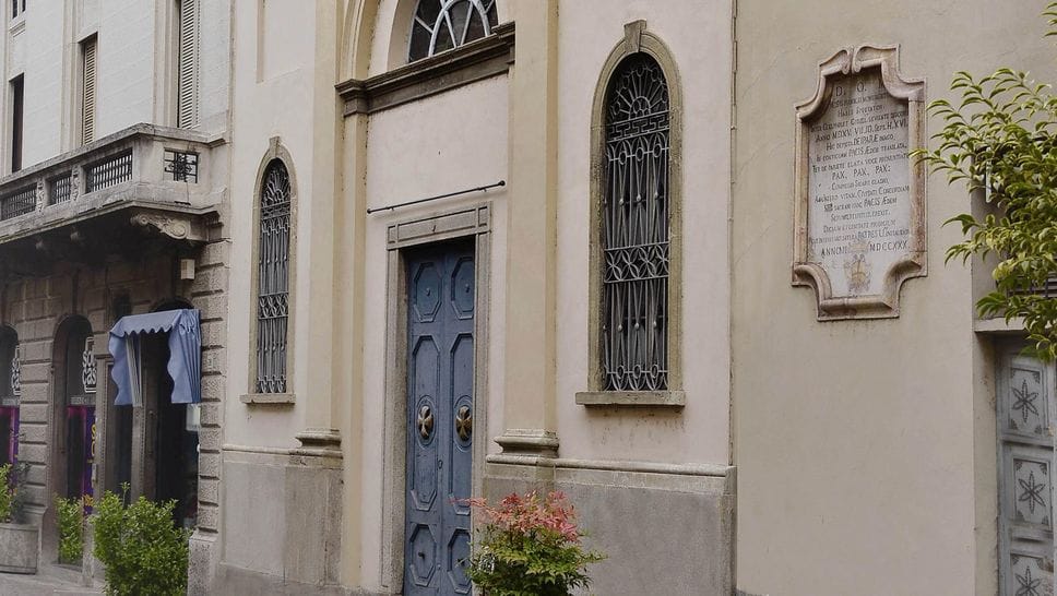 La facciata del Santuario della pace in corso Umberto a Lodi