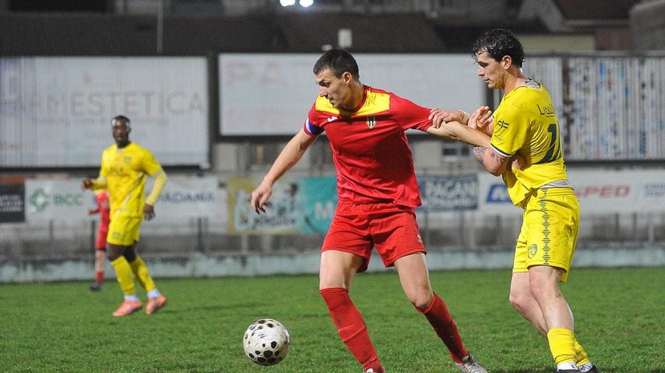 Con un gol di testa allo scadere del suo capitano Zanoni il Fanfulla agguanta il pareggio nella tana del Seregno