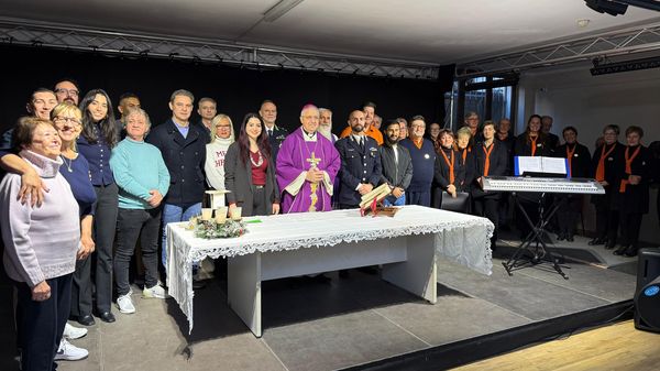 La Messa, il pranzo e la radio: a Natale ci sentiamo meno soli