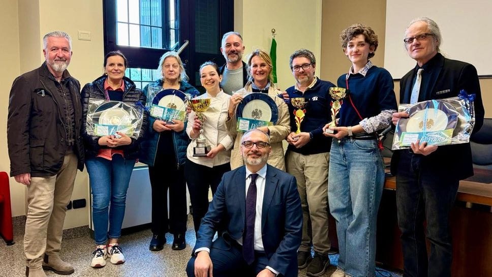 Melegnano, la pasticceria Ellys si aggiudica il premio per la vetrina più bella del Perdono