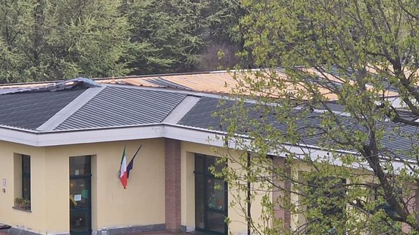 Furto di rame: teli sul tetto per la riapertura