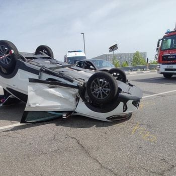Lodi, schianto sulla sp25 di fronte all’Icr: quattro donne finiscono in ospedale