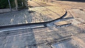 «Strada impraticabile dopo i lavori della fibra», proteste per le condizioni di via San Bassiano a Lodi