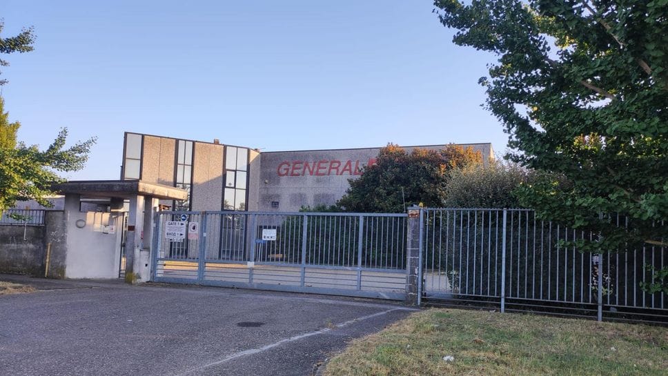 La ditta di ricambi di Castiglione è in difficoltà, rubati pure i cavi elettrici