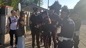 Troupe di “Fuori dal coro” (Mediaset) accerchiata giovedì a Sant’Angelo: il servizio andrà in onda, venerdì controlli straordinari