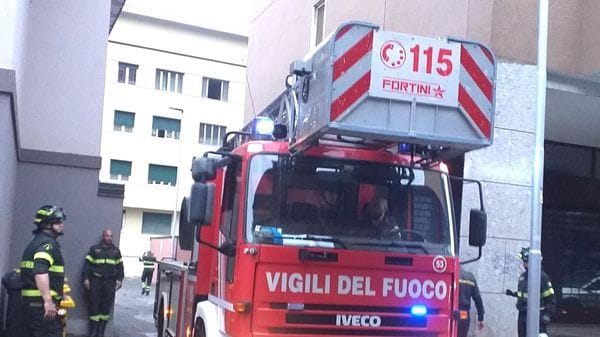 Anziana cade in casa: salvata dai vigili del fuoco