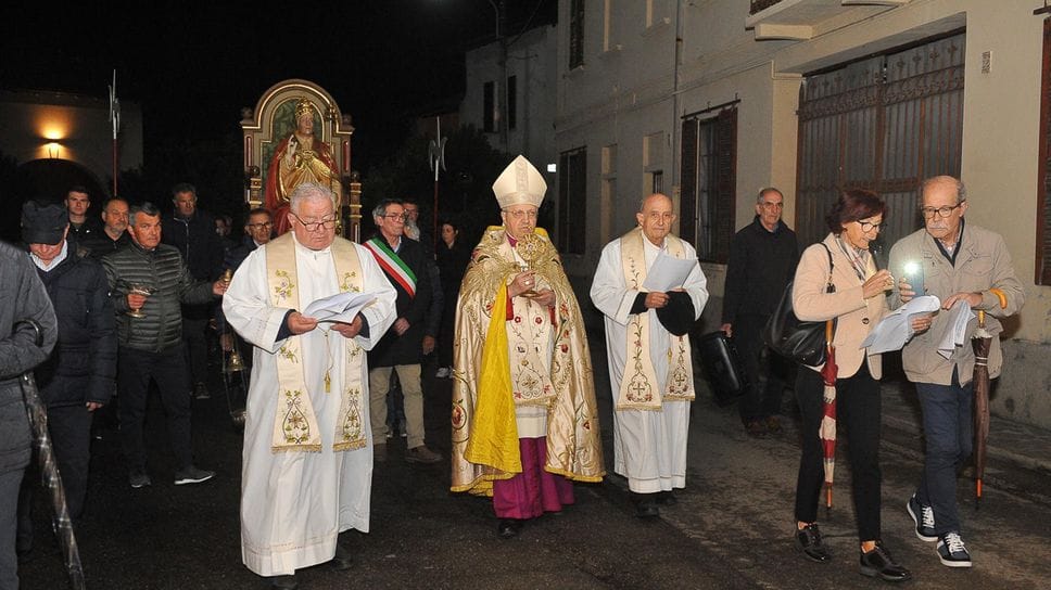 Il vescovo a Bargano per rinnovare l’appello instancabile a favore della pace