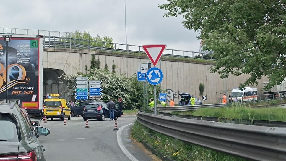 Tangenziale bloccata per incidenti: riaperto svincolo