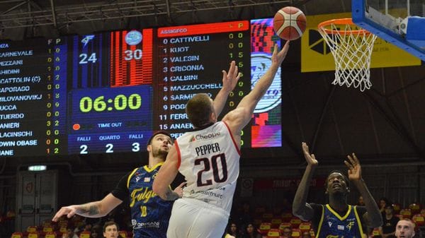 BASKET Un’Assigeco in crescendo travolge Fidenza e tiene accesa la fiammella delle speranze play off