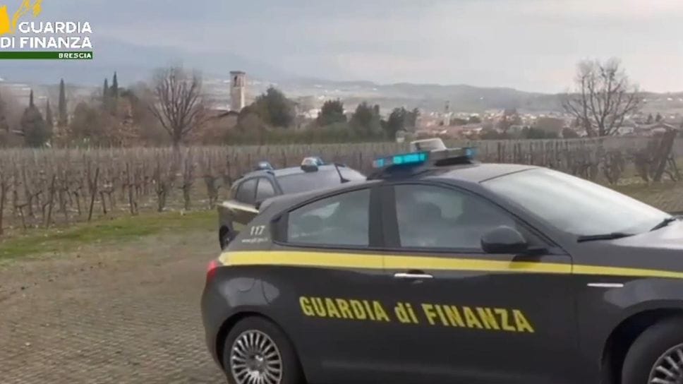 Clandestini nei campi: agricoltori lodigiani coinvolti nella maxi indagine di Brescia - VIDEO