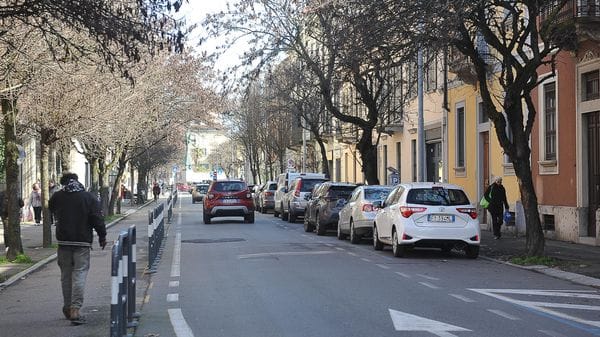 Lodi: 23enne reagisce alla rapina in strada e finisce all’ospedale