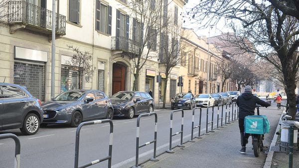 Lodi, è un minorenne italiano uno dei due rapinatori di via Nino Dall’Oro