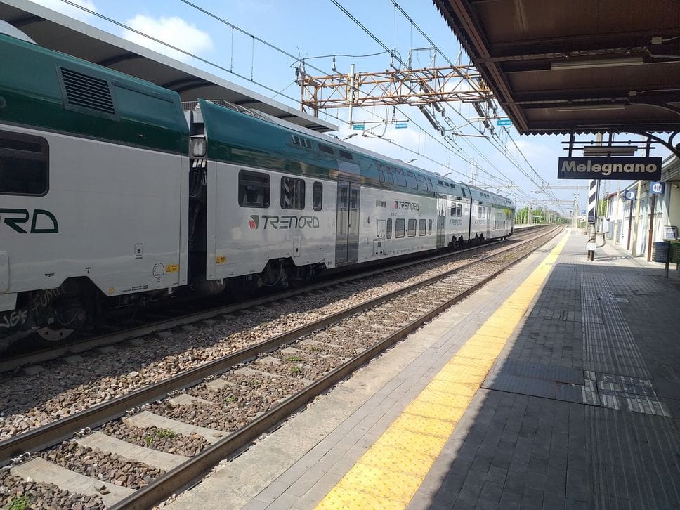 Polizia in azione a Rogoredo, treni cancellati e disagi per i pendolari del Lodigiano e del Sudmilano