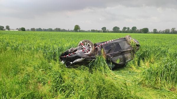 Si ribalta nei campi tra Secugnago e Turano, una 27enne trasportata in codice giallo al Niguarda
