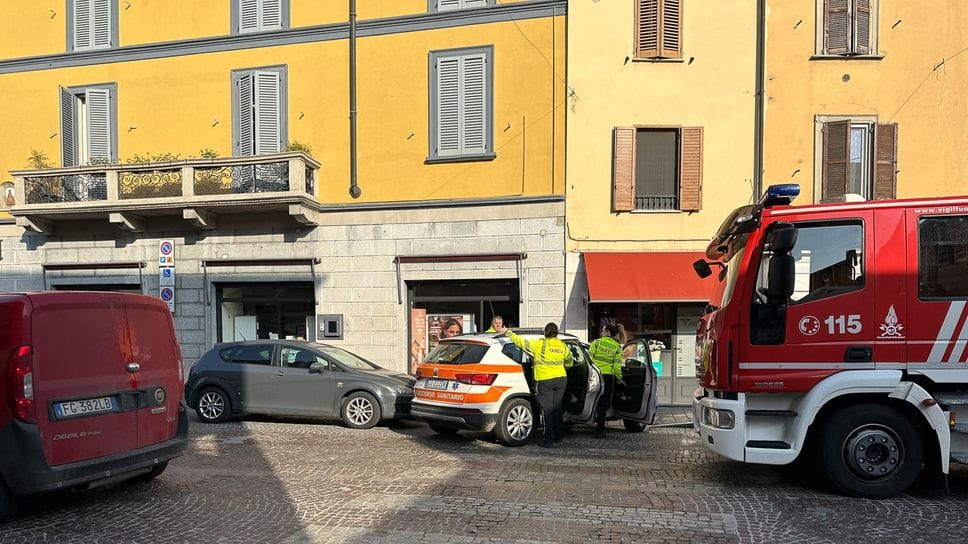 Corto circuito in farmacia, scatta l’allarme incendio in centro a Casale