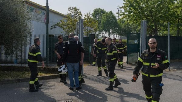 Intossicati dal cloro nella piscina di Paullo, in quattro finiscono in ospedale
